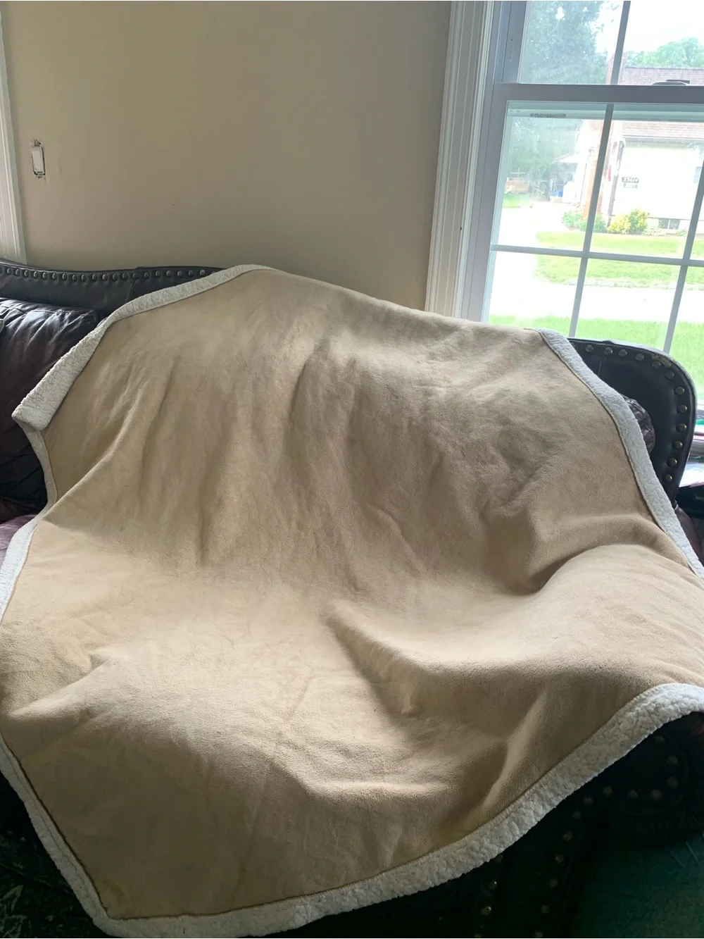 Sonoma Reversible Sherpa Blanket in Cream and Tan 50x60”